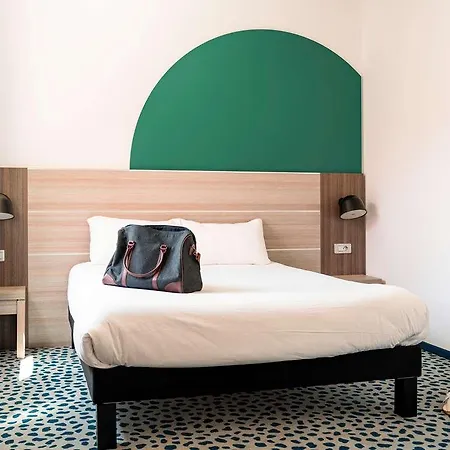 Ibis Styles Marseille Отель